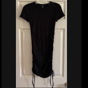 Short dress with side ruched drawstring